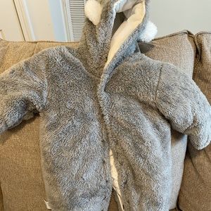 Baby Snow suit. Size 6-9 months. Worn once!